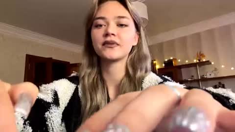Snapshot of dimplemelchert chatting on 08.06.26 dimplemelchert online show from 08.06.26
