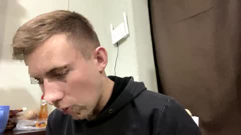 Snapshot of dimyanworld000 chatting on 12.12.24 D V online show from 12.12.24