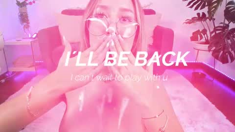 Snapshot of dina_ride chatting on 02.14.25 online show from 02.14.25