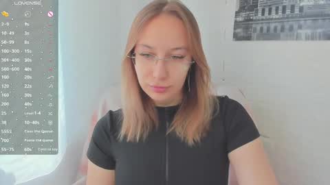 Snapshot of dina_sunshine chatting on 04.03.26 Dina online show from 04.03.26
