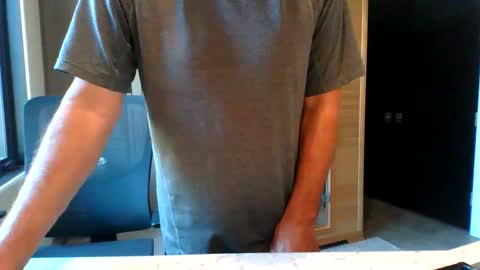 Snapshot of dinger524678 chatting on 10.31.25 dinger524678 online show from 10.31.25