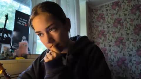 dinorahmroczkowski online show from 09.12.25