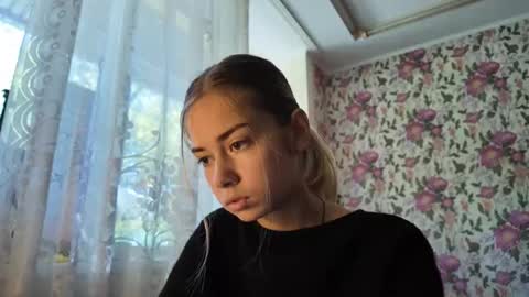 dinorahmroczkowski online show from 09.13.25