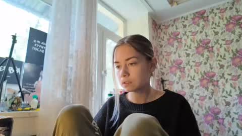 dinorahmroczkowski online show from 09.18.25