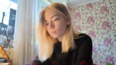 dinorahmroczkowski online show from 09.24.25