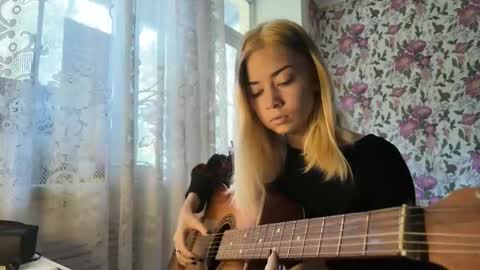 dinorahmroczkowski online show from 09.26.25