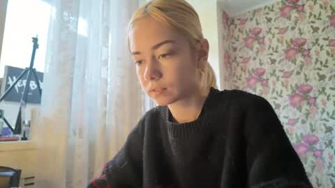 dinorahmroczkowski online show from 10.03.25