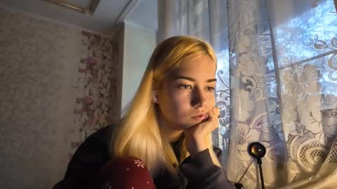 dinorahmroczkowski online show from 10.07.25