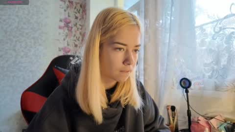 dinorahmroczkowski online show from 10.11.25