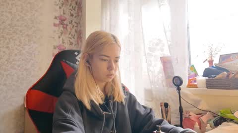 dinorahmroczkowski online show from 10.14.25