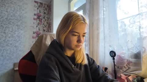 dinorahmroczkowski online show from 10.16.25