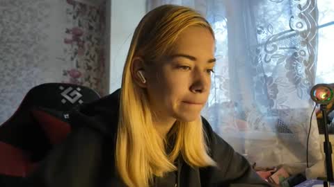 dinorahmroczkowski online show from 10.27.25