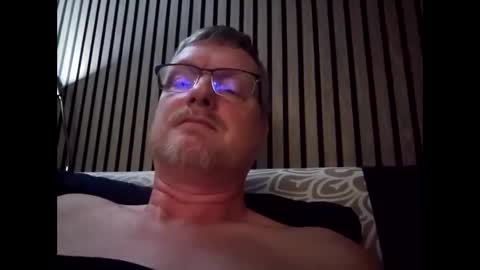 dirkkie1975 online show from 04.12.26