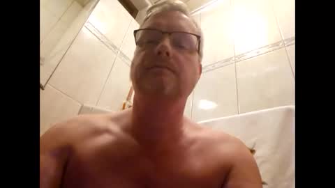 dirkkie1975 online show from 04.15.26