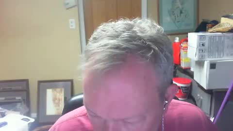 Snapshot of dirkpitt223 chatting on 12.12.24 DirtkPitt Fun guy working online show from 12.12.24