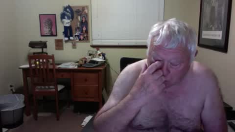 Snapshot of dirtrider195080438 chatting on 05.13.26 dirtrider195080438 online show from 05.13.26