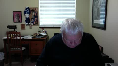 Snapshot of dirtrider195080438 chatting on 05.16.26 dirtrider195080438 online show from 05.16.26