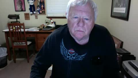 Snapshot of dirtrider195080438 chatting on 05.22.26 dirtrider195080438 online show from 05.22.26