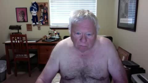 Snapshot of dirtrider195080438 chatting on 05.28.26 dirtrider195080438 online show from 05.28.26