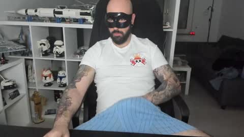 Snapshot of dirtybalws chatting on 01.14.25 Robert online show from 01.14.25