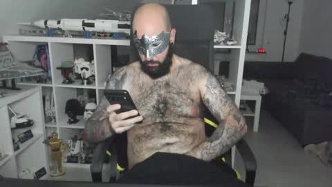 Snapshot of dirtybalws chatting on 10.26.25 Robert online show from 10.26.25