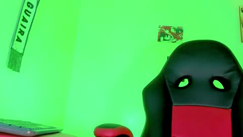 Snapshot of dirtygamesnaomy chatting on 09.27.25 Naomy online show from 09.27.25