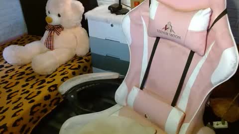 Snapshot of dirtylexa31 chatting on 10.10.25 LEXA online show from 10.10.25