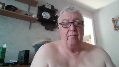 Snapshot of dirtyoldscot1960 chatting on 06.20.26 Fergus online show from 06.20.26