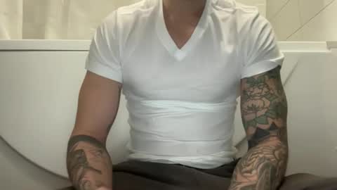 Snapshot of dirtyprettyboi chatting on 11.23.25 buy tokens with link online show from 11.23.25