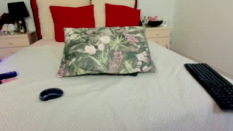 Chloe online show from 04.08.26