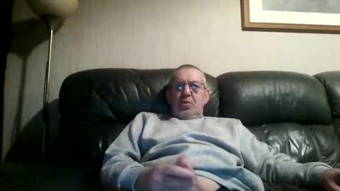 Snapshot of discovery63 chatting on 12.25.24 discovery63 online show from 12.25.24