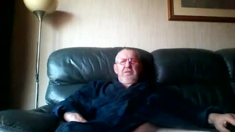 Snapshot of discovery63 chatting on 12.26.24 discovery63 online show from 12.26.24