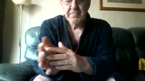 Snapshot of discovery63 chatting on 12.30.24 discovery63 online show from 12.30.24