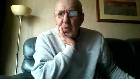 Snapshot of discovery63 chatting on 02.17.25 discovery63 online show from 02.17.25