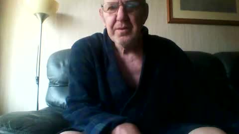 Snapshot of discovery63 chatting on 11.16.25 discovery63 online show from 11.16.25