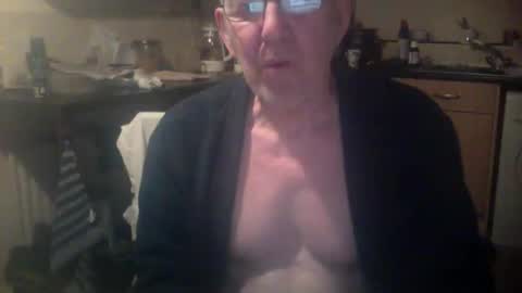 Snapshot of discovery63 chatting on 11.29.25 discovery63 online show from 11.29.25