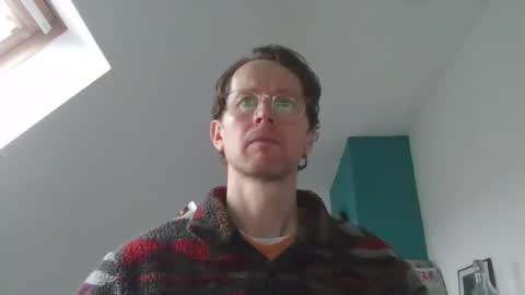 Snapshot of discovery_99 chatting on 12.23.25 discovery_99 online show from 12.23.25