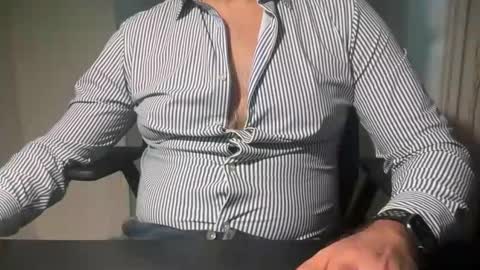 Discreet Guy online show from 11.24.25