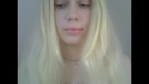 Snapshot of ditamilton chatting on 04.27.26 DitaMilton online show from 04.27.26