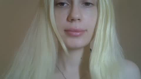 Snapshot of ditamilton chatting on 04.28.26 DitaMilton online show from 04.28.26