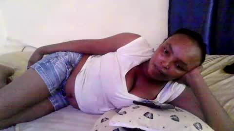 Snapshot of diva_cheupe chatting on 04.24.26 diva_cheupe online show from 04.24.26