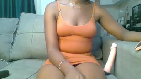 Snapshot of divasc_1 chatting on 04.08.26 queen kinky online show from 04.08.26