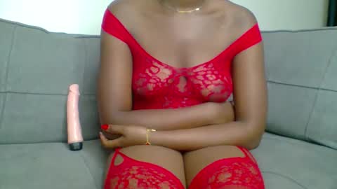 Snapshot of divasc_1 chatting on 04.16.26 queen kinky online show from 04.16.26
