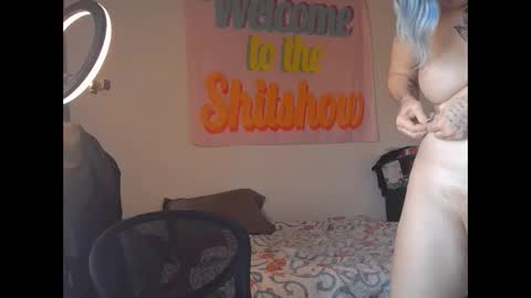 Snapshot of divinathedivine chatting on 10.01.25 divinathedivine online show from 10.01.25