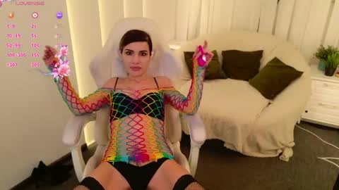 Snapshot of divine_mila chatting on 05.19.26 divine_mila online show from 05.19.26