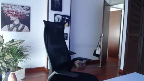 Snapshot of divineisis chatting on 02.10.26 Hera online show from 02.10.26