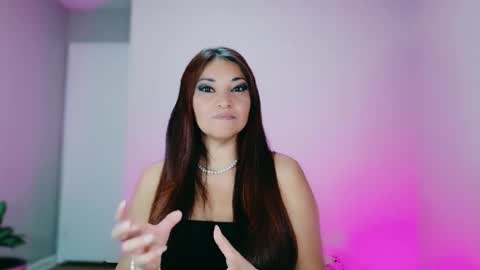 DivineLynn online show from 11.06.25