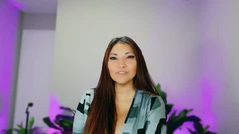 DivineLynn online show from 12.05.25