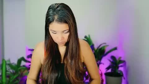 DivineLynn online show from 12.18.25