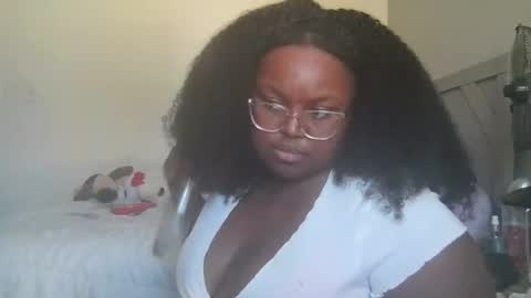 divinenicole22 online show from 11.17.25